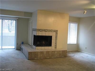 3rd image of 26101 Village Ln APT 105