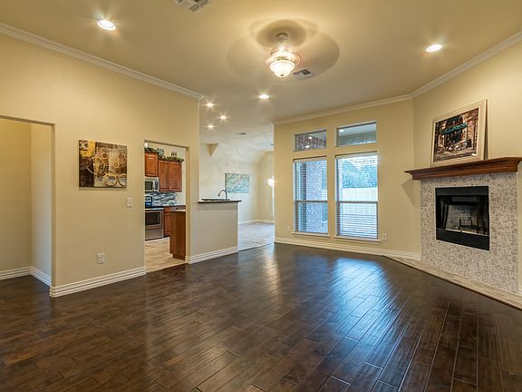 4th image of 315 Driftwood Dr