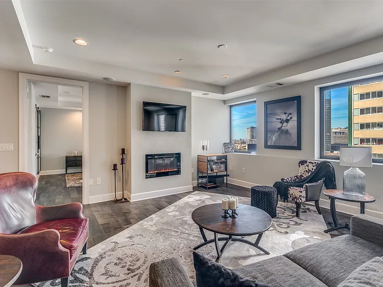 1505 Elm St #1504 — Photo 11