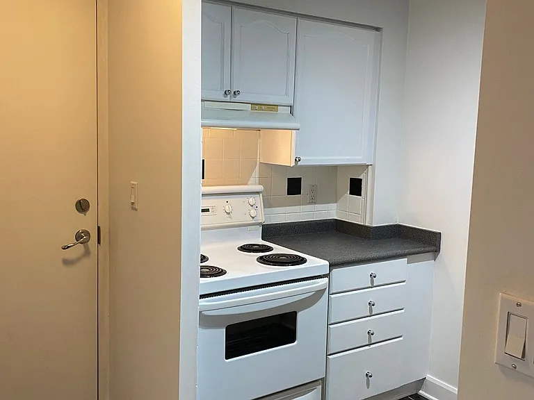 1029 King St W #622 — Photo 5