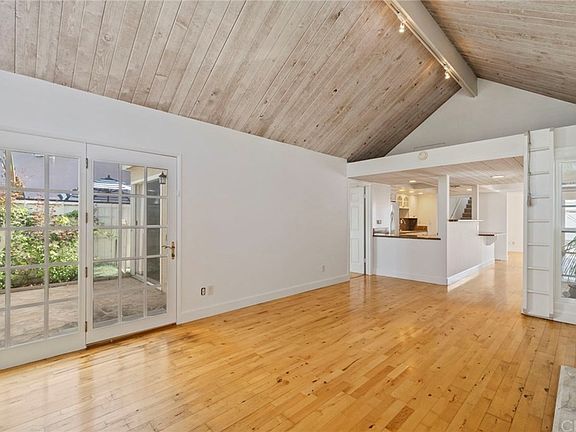 5th image of 258 Lugonia St