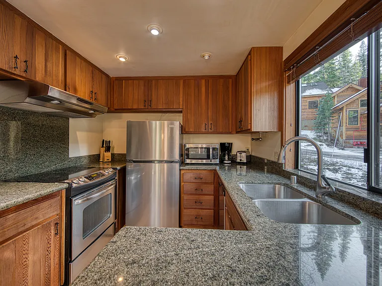 1875 John Scott Trl — Photo 8