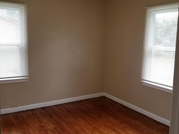 2nd image of 3912 SE 11th St