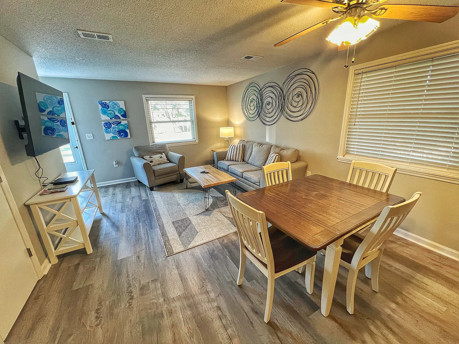 2 bed, 1.5 bath, 1500 sqft, $1,650 — Photo 2