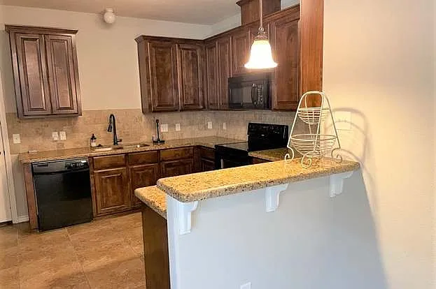 3806 Blackhawk Ln — Photo 5