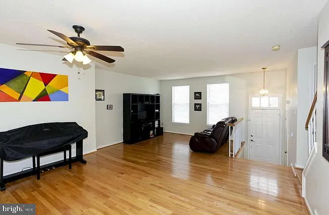 7818 Cloister Pl — Photo 3