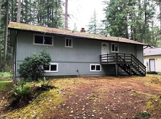 12010 Country Club Dr, Anderson Island, WA 98303