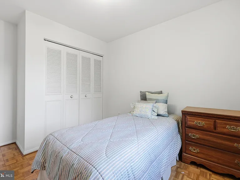 8350 Glastonbury Ct — Photo 23