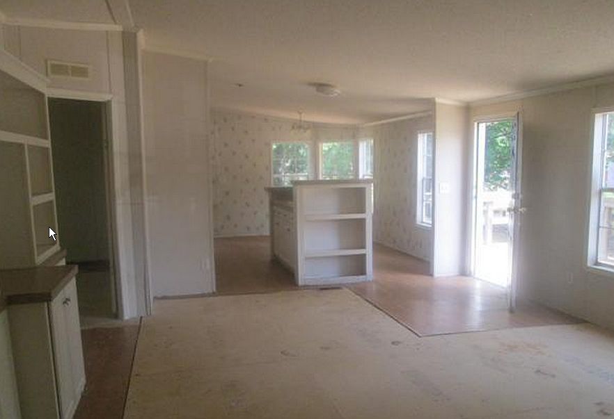 2nd image of 3036 Woodridge Ct