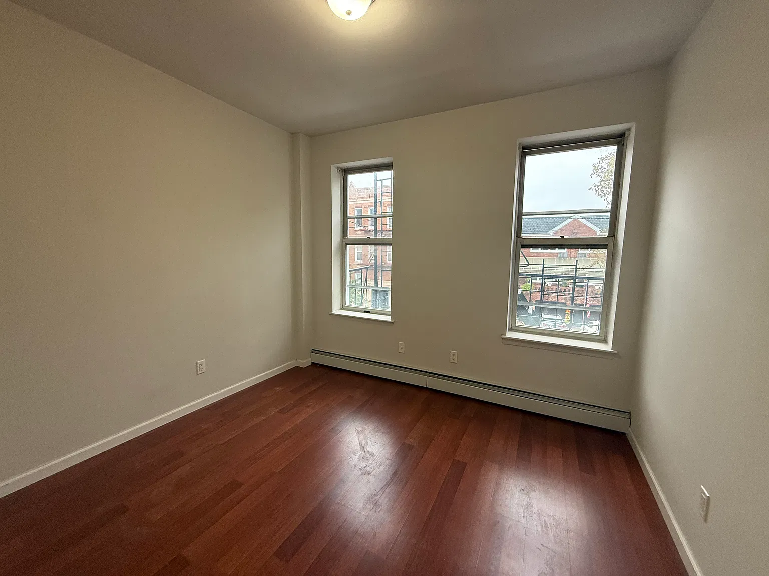 2 bed, 500 sqft, $1,700 — Photo 3