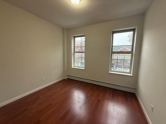 3rd image of 141 Bay 13th St APT 2F