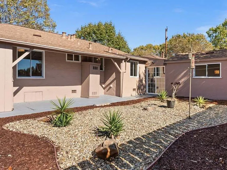 10817 Acalanes Dr — Photo 17