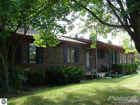 2nd image of 1117 E Geneva Dr