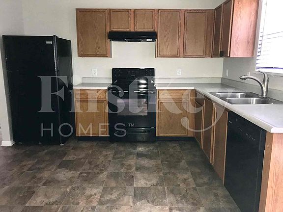 3rd image of 1749 Blue Grass Pkwy