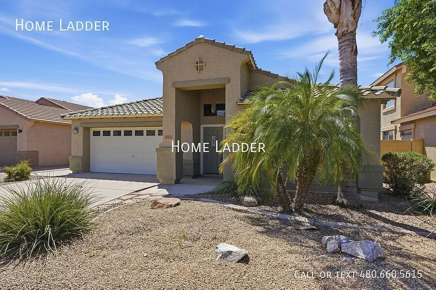 Spacious 4 Bed Home with Swimming Pool - Laredo Ranch! — Photo 3