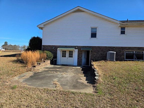 3rd image of 2944 Gravel Springs Rd