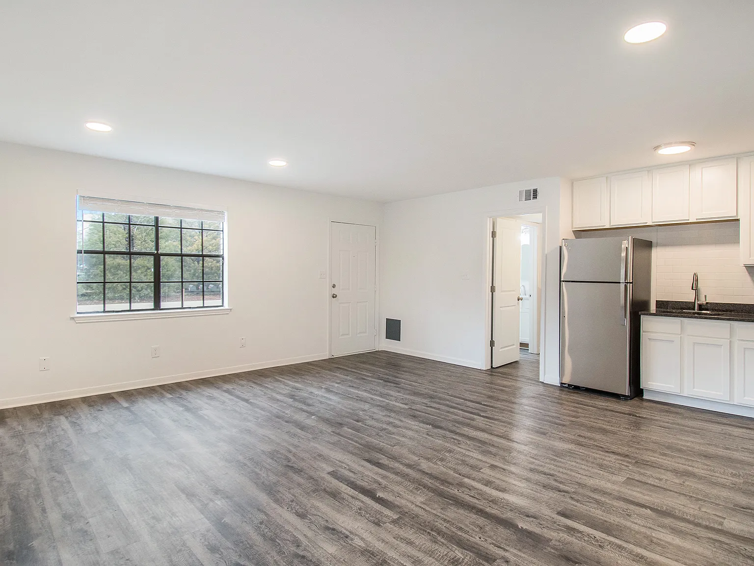 Greendale Apartments — Photo 2