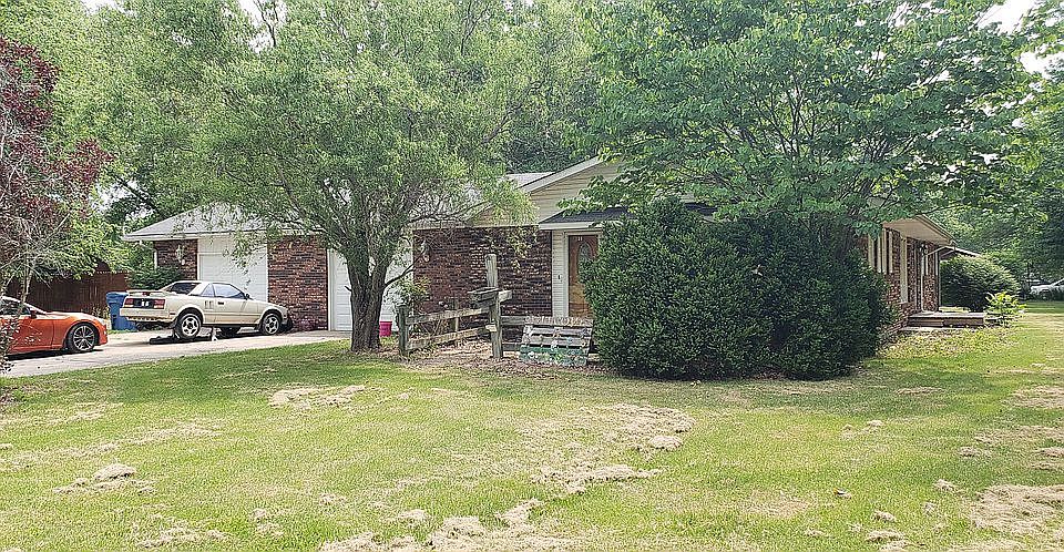 1st image of 130 Janet Ln