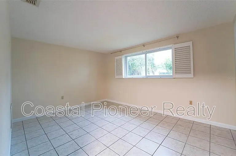 7713 Heather St — Photo 13