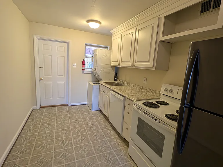 1421 W Clay St #1 — Photo 12