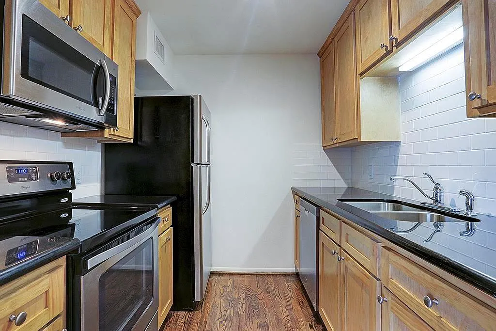 1 bed, 1.0 bath, 792 sqft, $1,495 — Photo 1