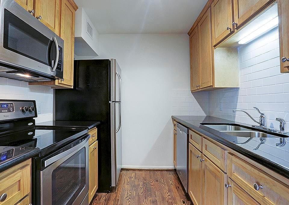 1st image of 415 Hawthorne St APT 5