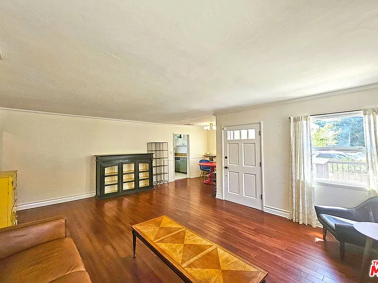 436 N Cordova St — Photo 8