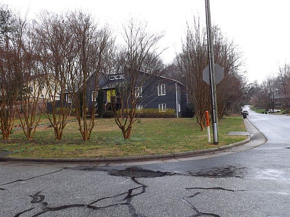 3rd image of 1505 Bearhollow Rd