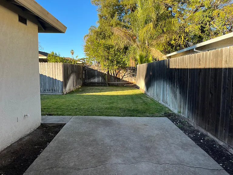 6260 Riverside Blvd — Photo 20