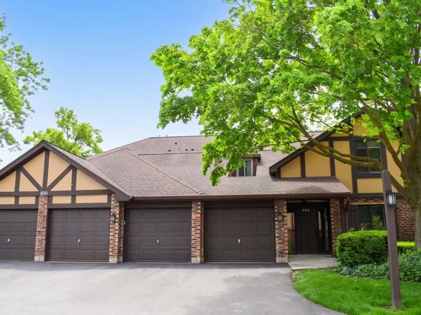 890 Sheldon Ct APT D, Wheaton, IL 60189