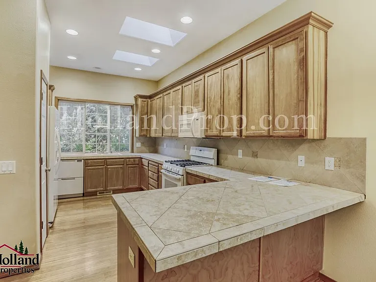 12712 SW Rocky Mountain Ct — Photo 6