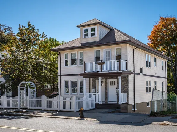 576 Lagrange St Unit 576, West Roxbury, MA 02132