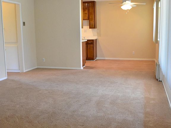 4th image of 18551 Dearborn St APT 42