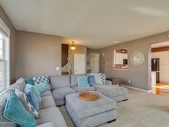 5th image of 601 Anhinga Dr