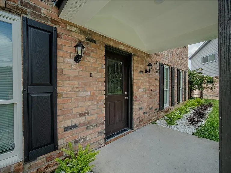 4815 Caris St — Photo 4