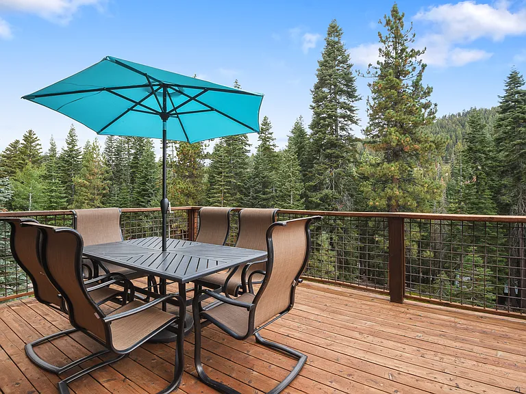 1175 Statford Way — Photo 37