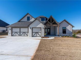 1077 Colonial Ave, Tuttle, OK 73089