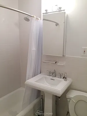 Rented by City Connections Realty | media 18