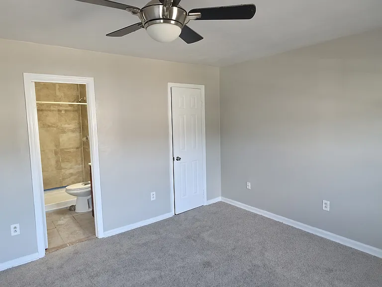 5540 Keydet Dr — Photo 2