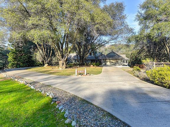 3rd image of 2815 Countryside Dr