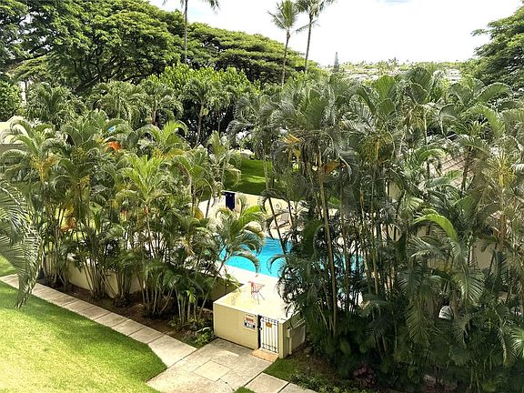 4th image of 6710 Hawaii Kai Dr APT 304