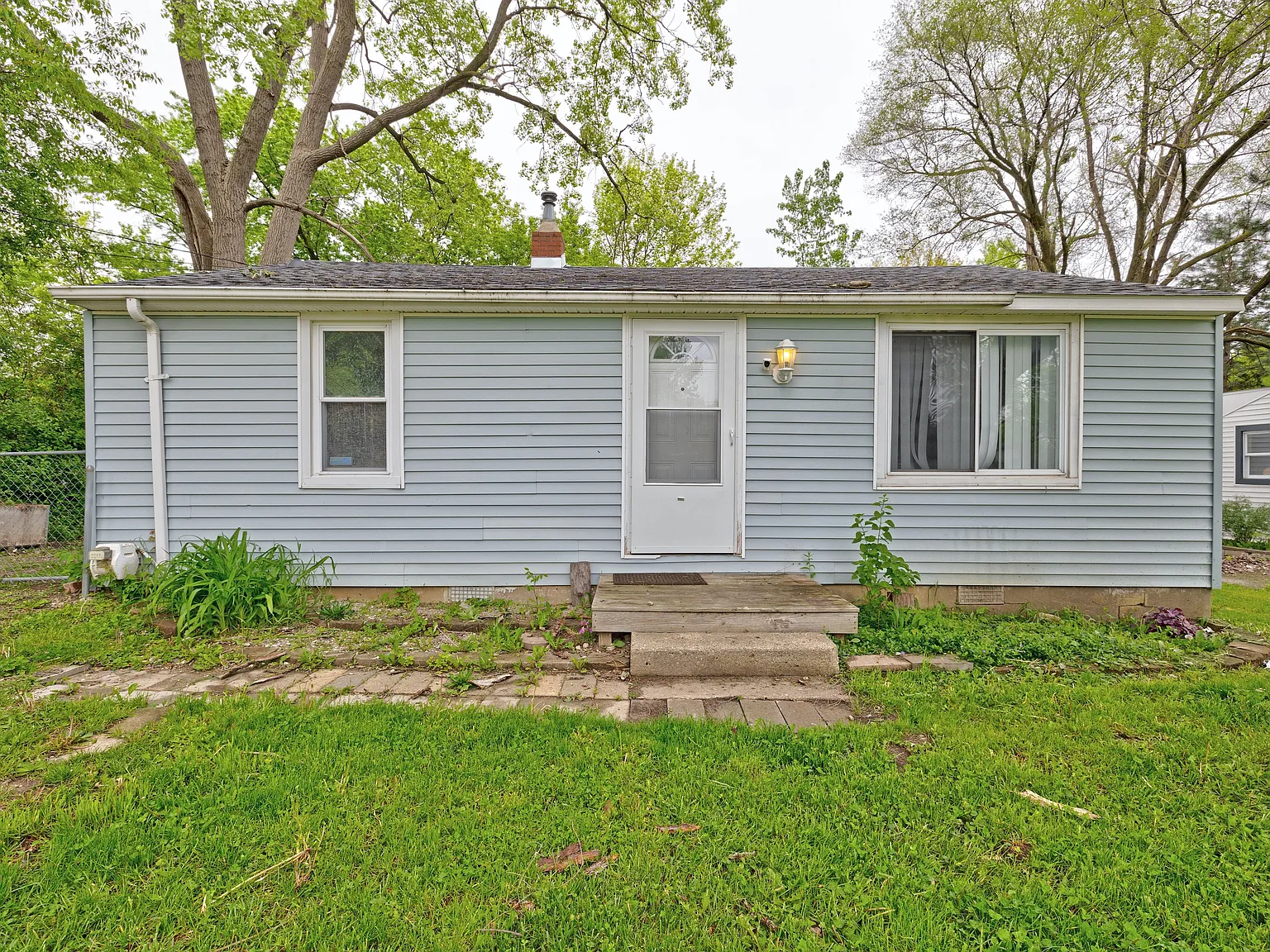 2 bed, 800 sqft, $995 — Photo 1