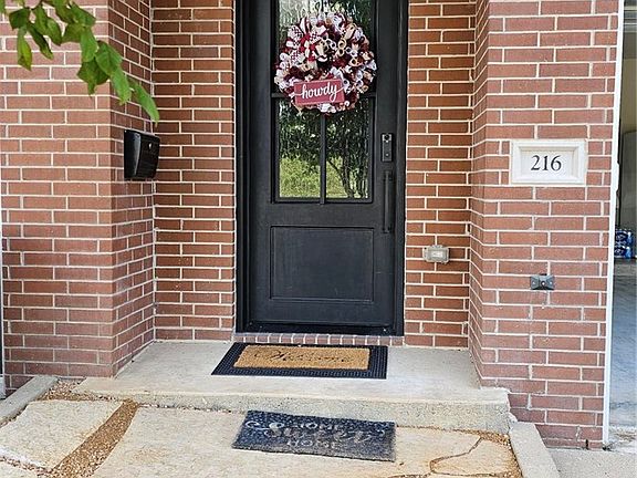3rd image of 216 Tarrow St