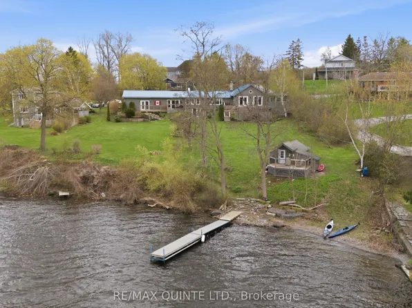 5 Hermon Ln, Prince Edward County, ON K8N 4Z1