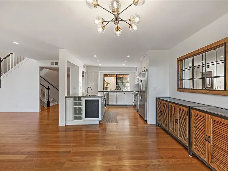 9 Heritage Ct — Photo 10