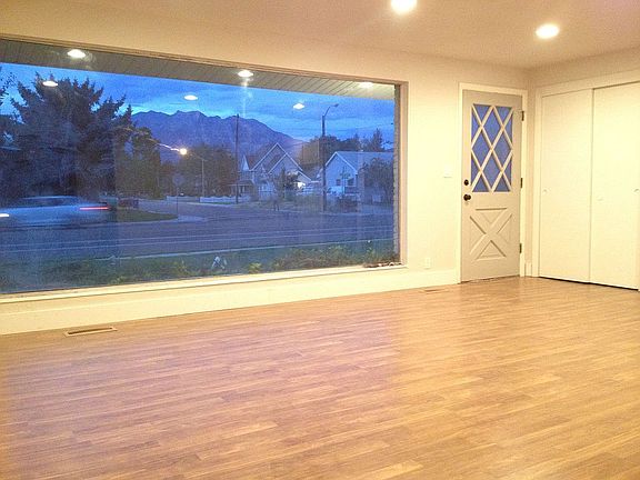 Living Room w/ Mount Timp View