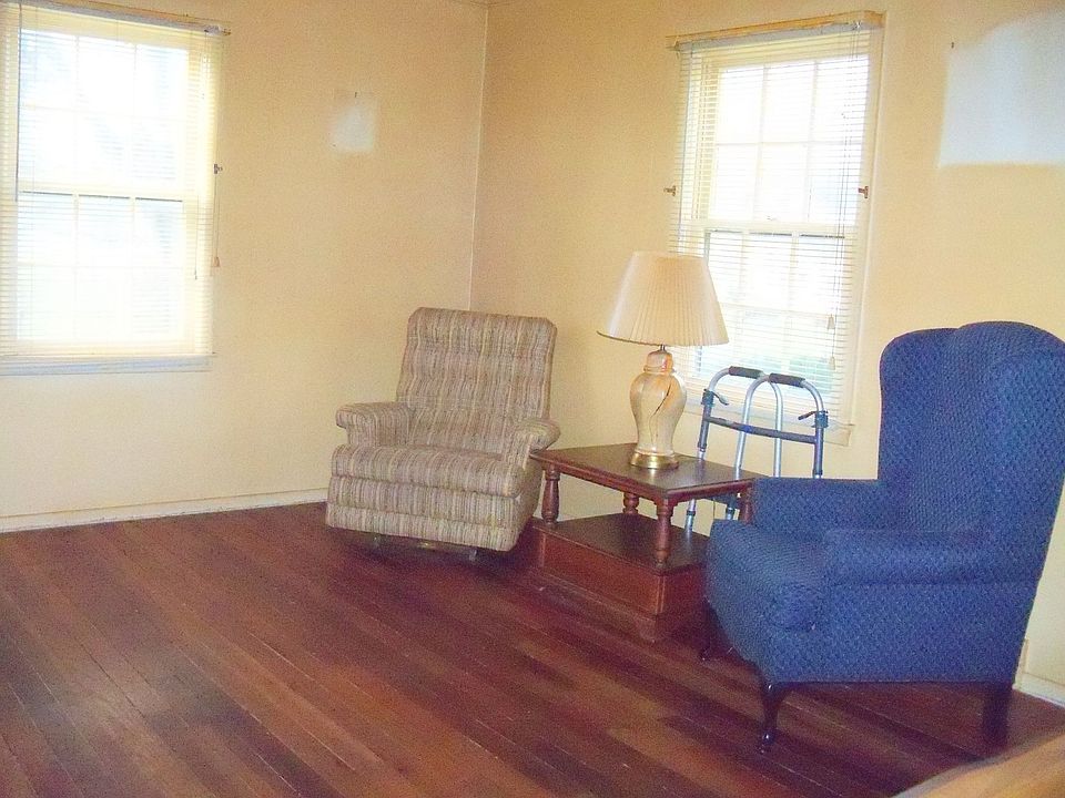 2nd image of 110 Waterbury Dr