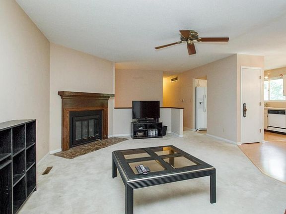 4th image of 3344 Southdale Dr