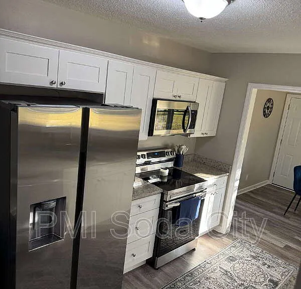 3615 Truman St — Photo 12