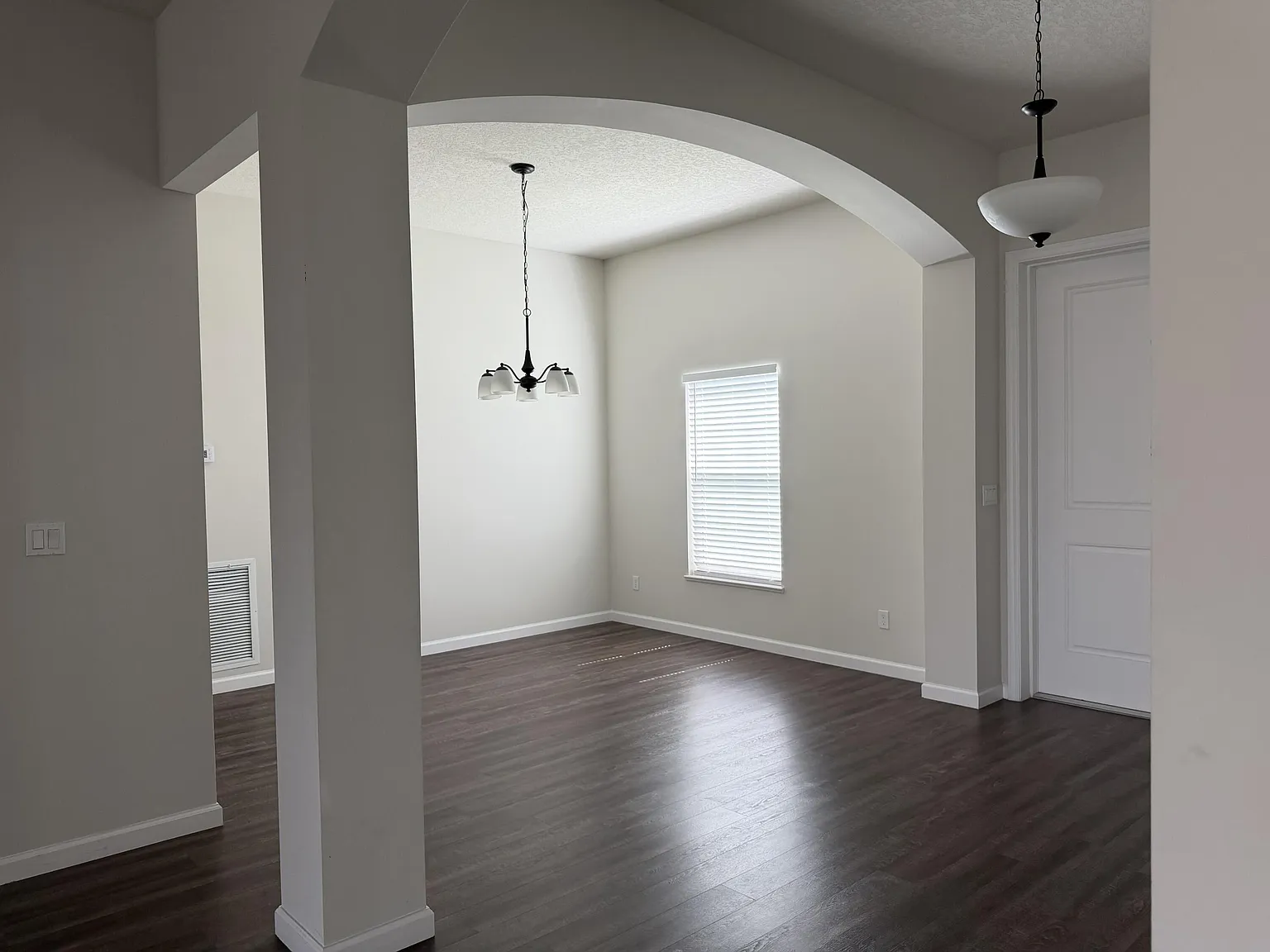 3 bed, 3.0 bath, 2180 sqft, $2,900 — Photo 4
